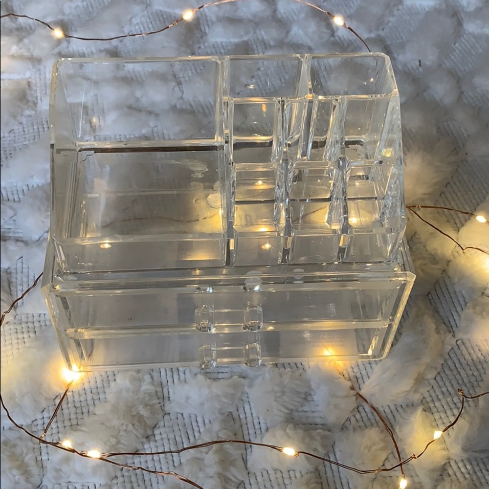 Clear make-up organizer